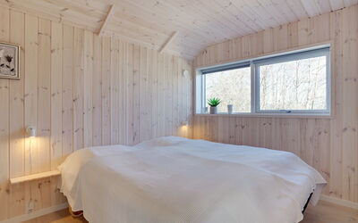 Jonna - 700M from the Sea