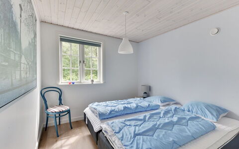 Emmeli - 1.2Km from the Sea: Habitación, Madera, Cama, Lecho, Sábana, Casa, Techo, Diseño De Interiores, Marco De La Cama, Suelo