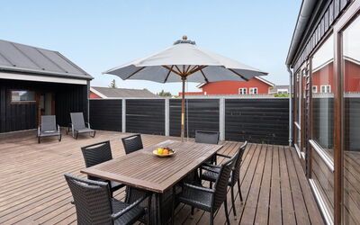 Elara - 200M from the Sea