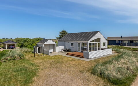 Eldora - 1.4Km from the Sea: Mueble, Madera, Diseño De Interiores, Piso, Suelo, Silla, Habitación, Techo, Sala, Departamento