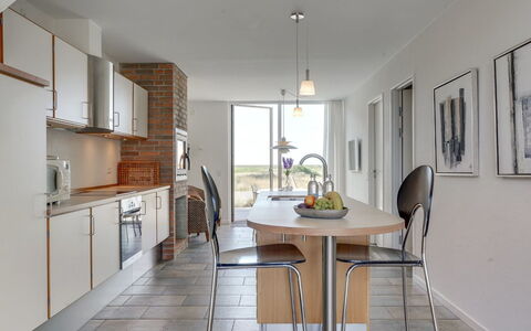 Helgo - 250M from the Sea: Mueble, Piso, Diseño De Interiores, Suelo, Madera, Silla, Techo, Cocina, Mostrador, Cocina Y Comedor Mesa