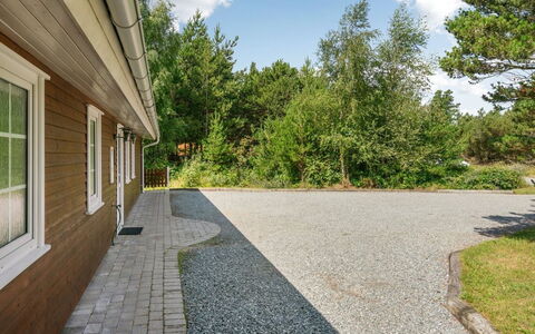 Orpah - 2.5Km from the Sea: Mueble, Madera, Diseño De Interiores, Piso, Suelo, Silla, Habitación, Techo, Sala, Departamento