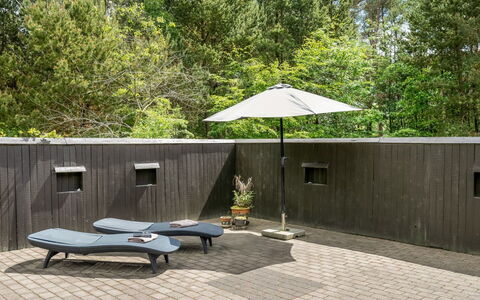 Eliane - 4Km from the Sea: Madera, Jardín, Mueble Para Exteriores, Material Compuesto, Patio Interior, Cubierta, Madera Dura, Tablón, Paisajismo, Yarda