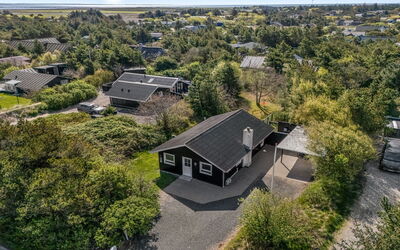 Ursel - 800M from the Sea