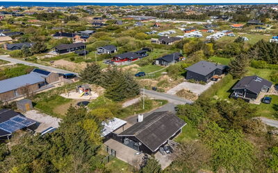 Ursel - 800M from the Sea