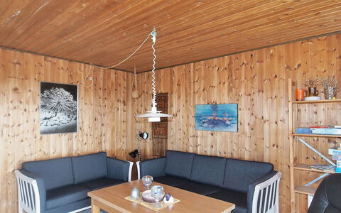 Rami - from the Sea: Mueble, Piso, Madera, Suelo, Diseño De Interiores, Techo, Madera Dura, Manchas De Madera, Suelos De Madera, Habitación