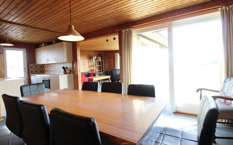 Rami - from the Sea: Mueble, Diseño De Interiores, Piso, Madera, Suelo, Techo, Mesa, Silla, Encendiendo, Habitación
