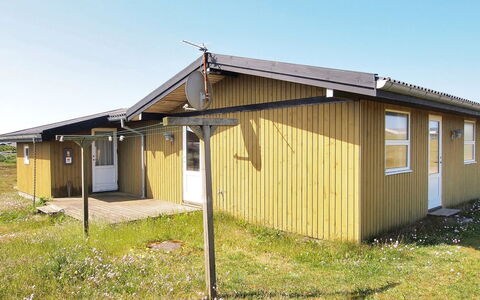Rami - from the Sea: Techo, Casa, Casa, Llanura, El Terreno Del Lote, Área Rural, Cabaña, Vía Muerta, Puerta, Edificios Del Jardín