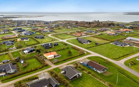 Tanea - 700M to the Fjord: Madera, Techo, Arquitectura, Casa, Casa, Cabaña, Vía Muerta, Madera Dura, Pendiente, Inmuebles