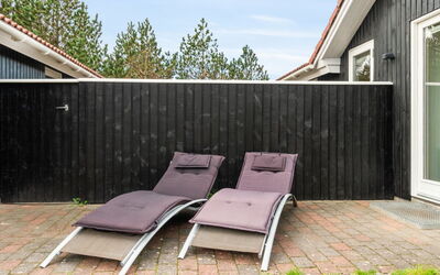 Henkil - 700M from the Sea