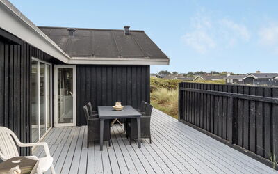Arwen - 200M from the Sea
