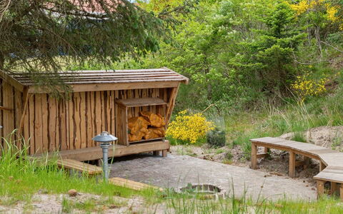 Antonina - 800M from the Sea: Madera, Área Rural, Cobertizo, Edificios Del Jardín, Jardín, Cuarto De Troncos, Choza, Patio Interior, \Choza