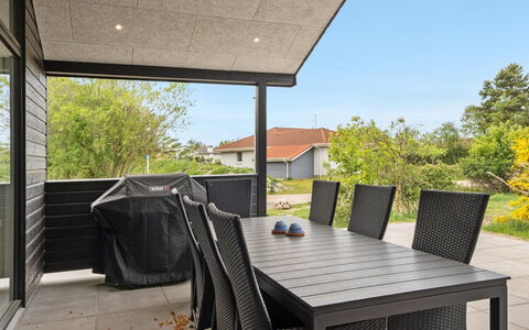 Antonina - 800M from the Sea: Madera, Mueble, Mueble Para Exteriores, Piso, Suelo, Silla, Sombra, Porche, Cubierta, Patio
