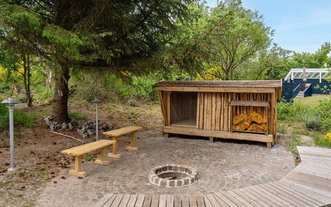 Antonina - 800M from the Sea: Madera, Jardín, Madera Dura, Patio Interior, Manchas De Madera, Maderas, Material Natural, Tablón, Paisajismo, Estructura Al Aire Libre
