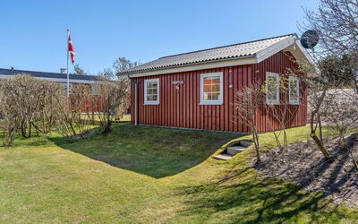 Amie - 800M from the Sea