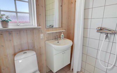 Amie - 800M from the Sea