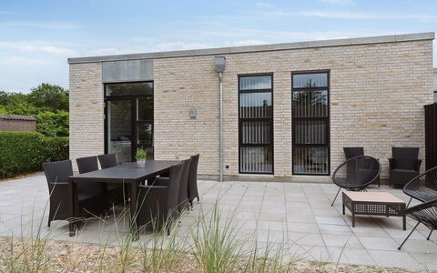 Laulu - 2Km from the Sea: Piscina, Mueble Para Exteriores, Mueble, Recurso, Losa, Eco Hotel, Sombra, Silla, Ocio, Inmuebles