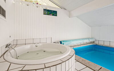 Gladis - 900M from the Sea