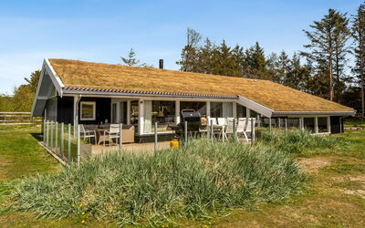 Gladis - 900M from the Sea