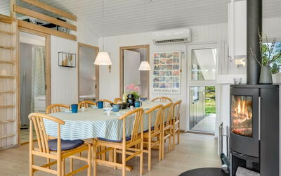 Gladis - 900M from the Sea