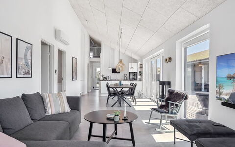 Fredrika - 1.5Km from the Sea: Madera, Techo, Piso, Casa, Diseño De Interiores, Suelo, Departamento, Sala
