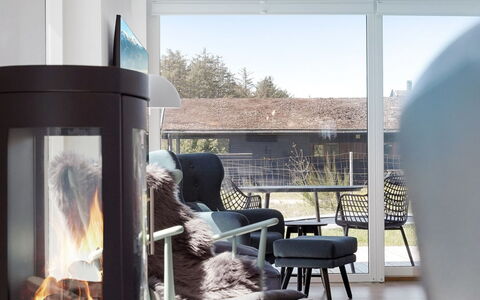 Fredrika - 1.5Km from the Sea: Mueble, Diseño De Interiores, Piso, Suelo, Sala, Encendiendo, Casa, Suelos De Madera, Silla