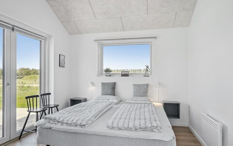 Fredrika - 1.5Km from the Sea: Casa, La Luz Del Día, Habitación, Yeso, Lecho, Cama, Marco De La Cama