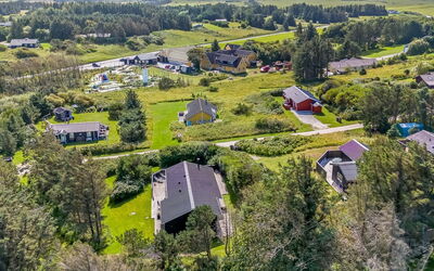 Tuke - 400M from the Sea
