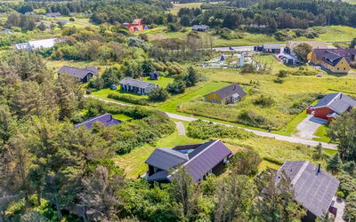 Tuke - 400M from the Sea
