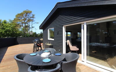 Kamp - 700M from the Sea