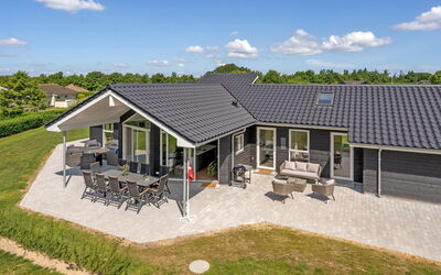 Elsebet - 600M from the Sea