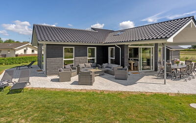 Elsebet - 600M from the Sea