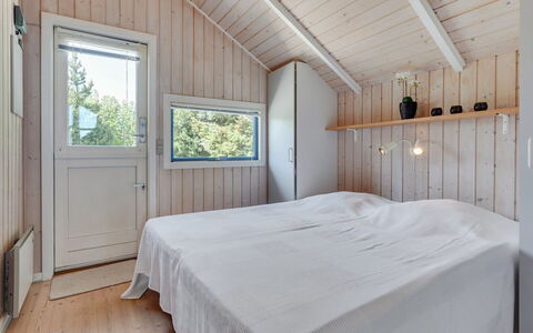 Jarmericus - 300M from the Sea: Madera, Techo, Piso, Suelo, Habitación, Casa, Tablón, Madera Dura, Cama, Manchas De Madera