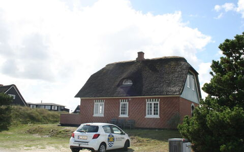 Liselott - 300M from the Sea: Techo, Casa, Casa, Cabaña, Puerta, Vía Muerta, Cubierta, Porche, Tablón, Madera Dura