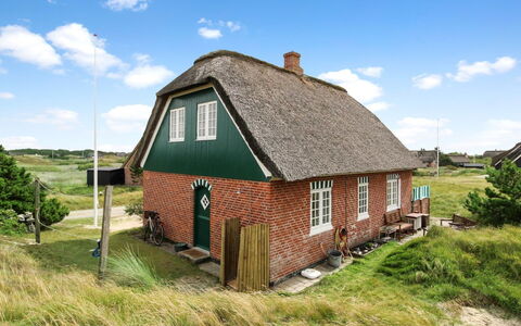Liselott - 300M from the Sea: Techo, Casa, Casa, Cabaña, Puerta, Vía Muerta, Cubierta, Porche, Tablón, Madera Dura