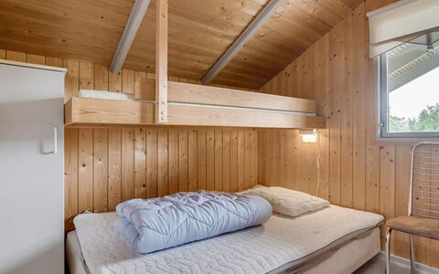Bryniulf - 1.8Km from the Sea: Pared, Habitación, Diseño De Interiores, Madera, Cama, Techo, Suelo, Piso, Sábana, Lecho