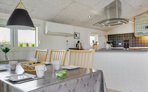 Apolonia - from the Sea: Cocina, Diseño De Interiores, Lámpara, Piso, Techo, Madera, Mueble, Mostrador, Encendiendo, Suelo
