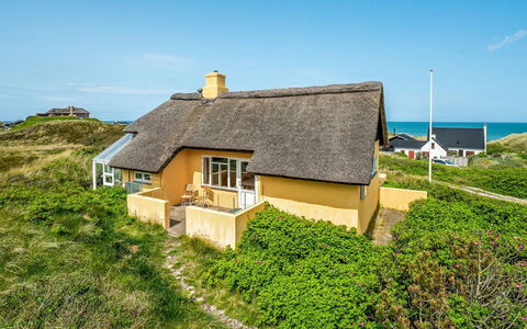 Quirina - 75M from the Sea: Cabaña, Cobertizo, \Choza, Casa De Campo, Pradera, Choza, Granero, Cuarto De Troncos, Edificios Del Jardín