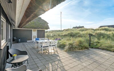 Henric - 100M from the Sea