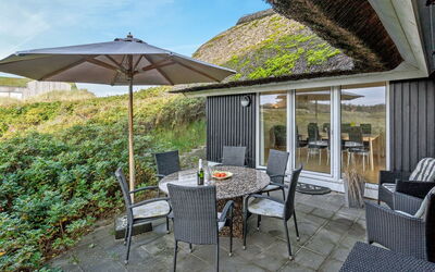 Henric - 100M from the Sea