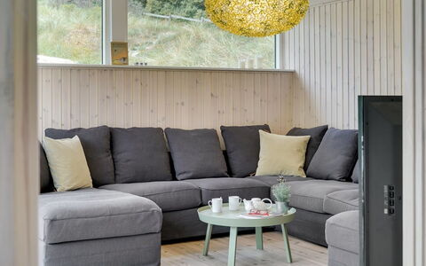 Erwith - 50M from the Sea: Mueble, Piso, Madera, Diseño De Interiores, Suelo, Sofá, Sala, Encendiendo, Suelos De Madera, Casa