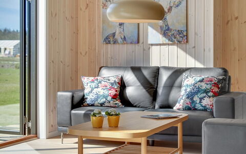 Bentine - 1.6Km from the Sea: Mueble, Diseño De Interiores, Sofá, Piso, Mesa, Sala, Suelo, Habitación, Encendiendo, Mesa De Café