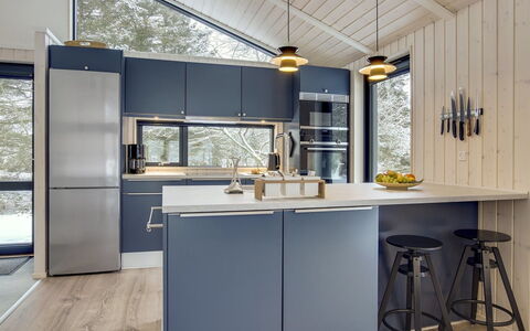 Hildegard - 1.5Km from the Sea: Cocina, Mueble, Aparato De Cocina, Diseño De Interiores, Mostrador, Madera, Techo, Piso, Gabinetes, Electrodoméstico