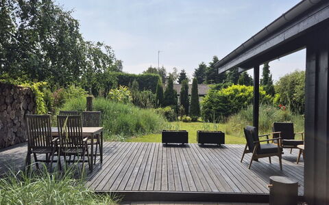 Pavle - 700M from the Sea: Cabaña, Patio Interior, Yarda, Edificios Del Jardín, Cobertizo, Vía Muerta, Mueble Para Exteriores, Cuarto De Troncos, Estructura Al Aire Libre, Choza
