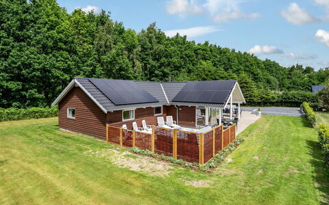 Tialda - 1.3Km from the Sea: Techo, Casa, Casa, Cabaña, Energía Solar, Inmuebles, Casa De Campo, Jardín, Césped
