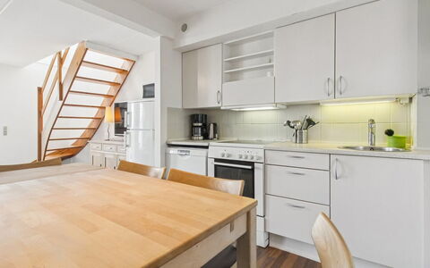Tellervo - 2.4Km from the Sea: Mueble, Diseño De Interiores, Piso, Cocina, Mostrador, Suelo, Madera, Techo, Suelos De Madera, Aparato De Cocina