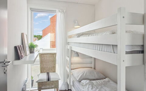 Tellervo - 2.4Km from the Sea: Departamento, Diseño De Interiores, Casa, Suelo, Techo, Habitación, Cama, Lecho, Manchas De Madera, Madera Dura