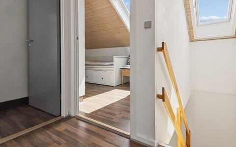 Tellervo - 2.4Km from the Sea: Piscina, Mueble Para Exteriores, Mueble, Recurso, Losa, Eco Hotel, Sombra, Silla, Ocio, Inmuebles