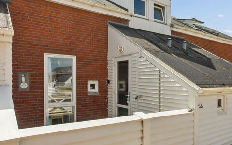 Tellervo - 2.4Km from the Sea: Piscina, Mueble Para Exteriores, Mueble, Recurso, Losa, Eco Hotel, Sombra, Silla, Ocio, Inmuebles