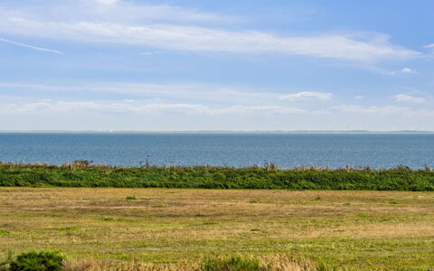 Theis - 100M from the Sea: Cielo, Azul, Tiempo De Día, Horizonte, Hierba, Verde, Pradera, Ecorregión, Paisaje Natural, Nube